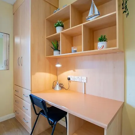 88 - Spacious Townhouse By Shortstays Сasa de vacaciones