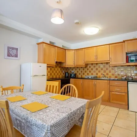Сasa de vacaciones 88 - Spacious Townhouse By Shortstays *